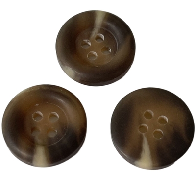 17L beżowy kolor z obręczą Faux Horn Button ODM do kurtki swetrowej