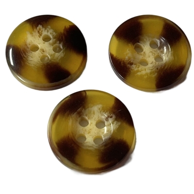 Żywica Faux Horn Coat Guziki 20mm 4 otwory Zastosuj do damskiego swetra