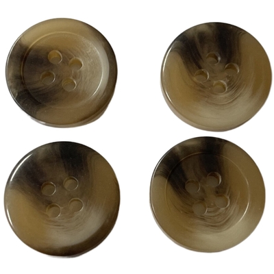 11/16 &quot;4 otworowe plastikowe guziki ze sztucznego rogu ODM Color Use do damskiego płaszcza