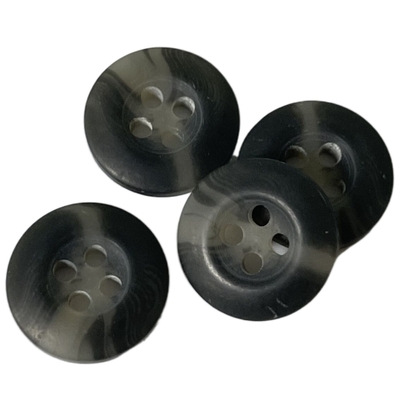 14mm Faux Horn Buttons Szary kolor na kurtce wierzchniej